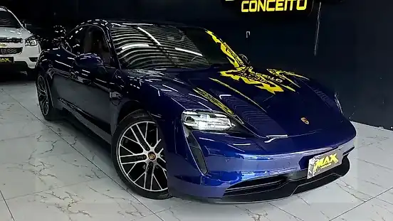 Foto de um porsche taycan