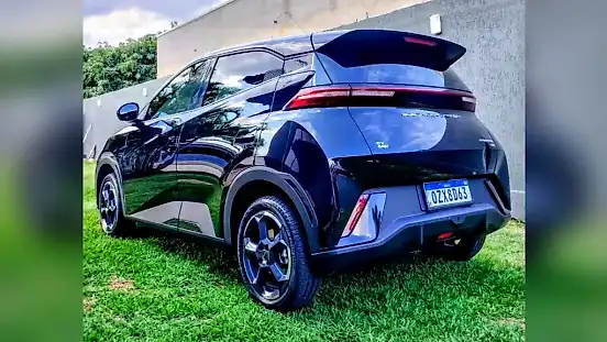 Foto de um byd dolphin mini