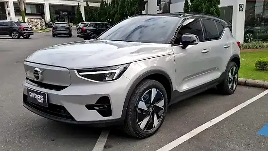 Foto de um volvo xc40 recharge
