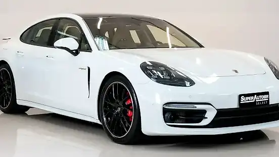 Foto de um porsche panamera 4 e-hybrid