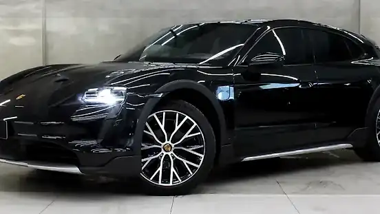 Foto de um porsche taycan