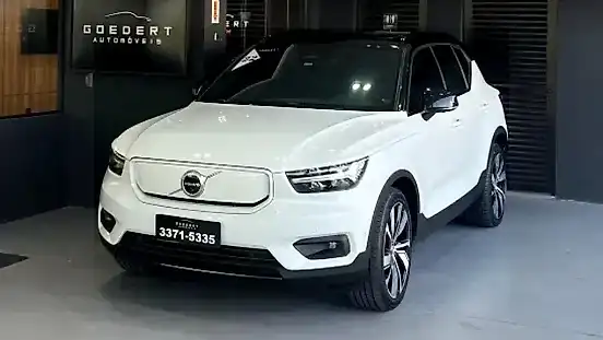Foto de um volvo xc40 recharge