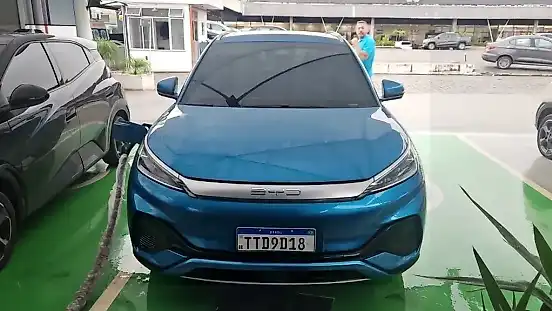 Foto de um byd yuan plus