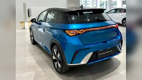 Foto de um byd dolphin plus