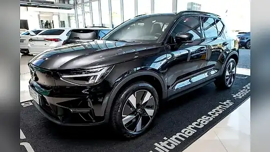 Foto de um volvo xc40 recharge