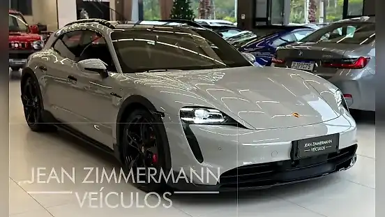 Foto de um porsche taycan