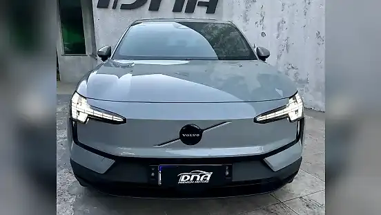 Foto de um volvo ex30