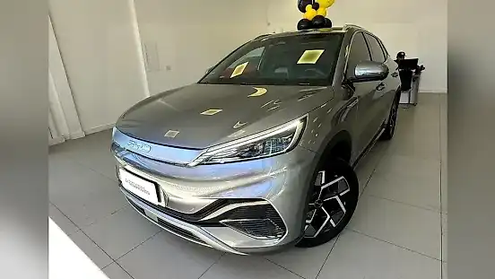 Foto de um byd yuan plus