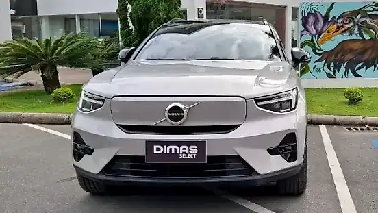 Foto de um volvo xc40 recharge