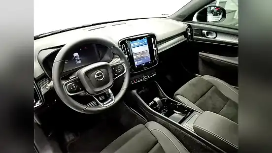 Foto de um volvo xc40 recharge