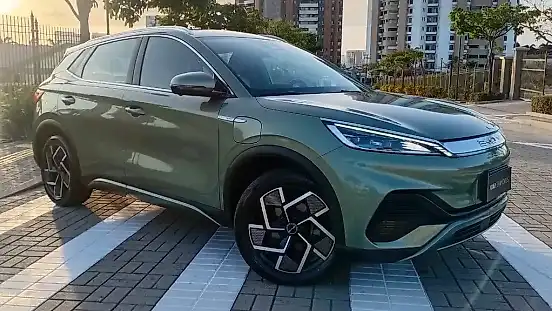 Foto de um byd yuan plus