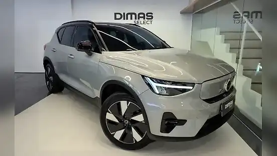 Foto de um volvo xc40 recharge