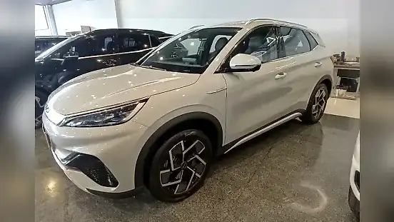 Foto de um byd yuan plus