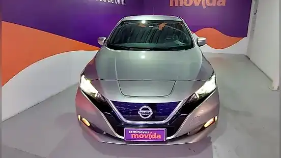 Foto de um nissan leaf