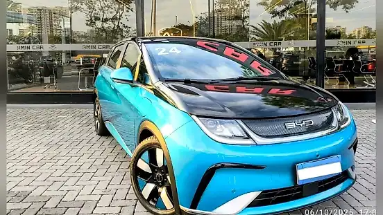 Foto de um byd dolphin plus