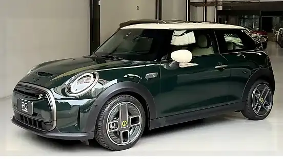Foto de um mini cooper se