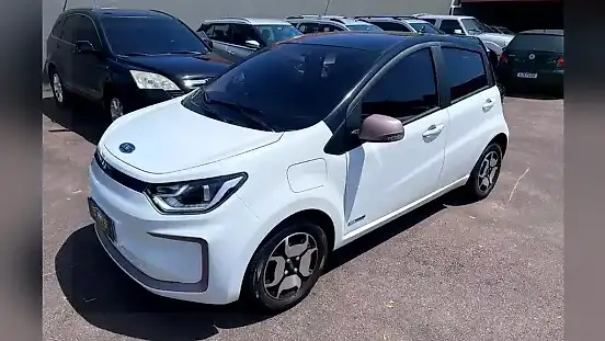 Foto de um jac e-js1