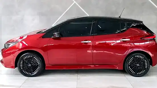 Foto de um nissan leaf