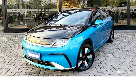 Foto de um byd dolphin plus