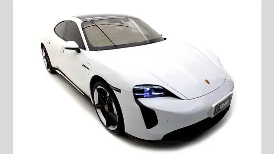 Foto de um porsche taycan