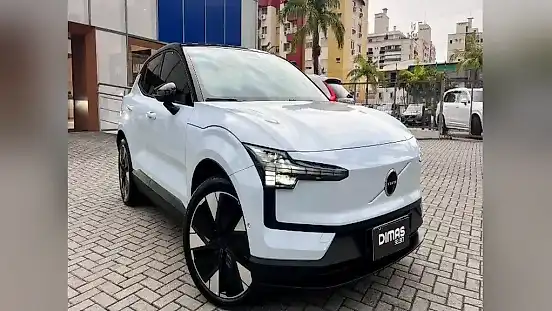 Foto de um volvo ex30