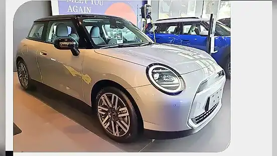 Foto de um mini cooper se