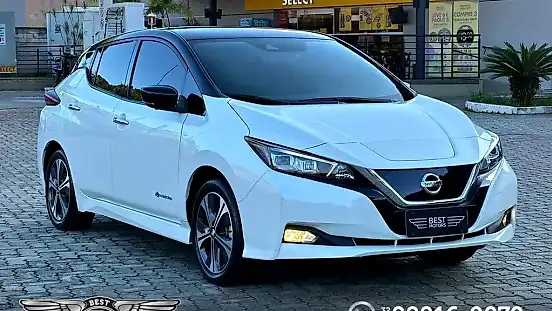 Foto de um nissan leaf