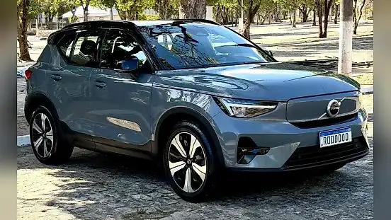 Foto de um volvo xc40 recharge