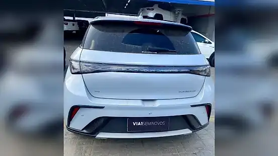 Foto de um byd dolphin plus