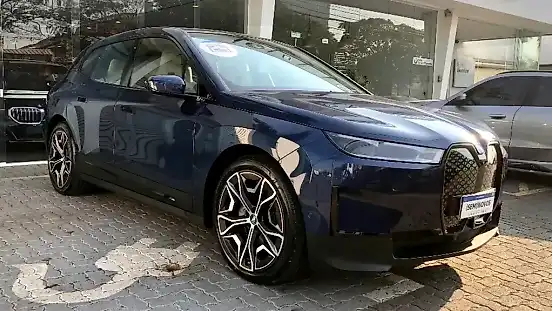 Foto de um bmw ix
