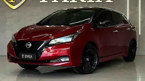 Foto de um nissan leaf