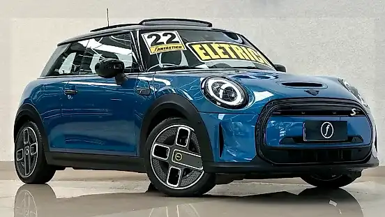 Foto de um mini cooper se