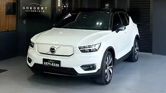 Foto de um volvo xc40