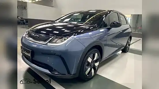 Foto de um byd dolphin plus