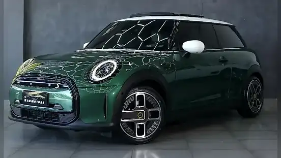 Foto de um mini cooper se