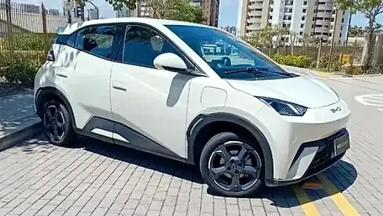 Foto de um byd dolphin mini