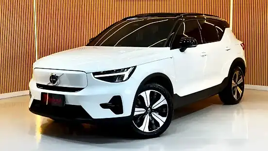 Foto de um volvo xc40 recharge