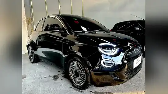 Foto de um fiat 500e