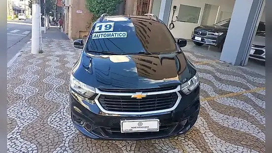 Foto de um chevrolet volt