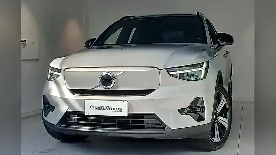 Foto de um volvo xc40 recharge
