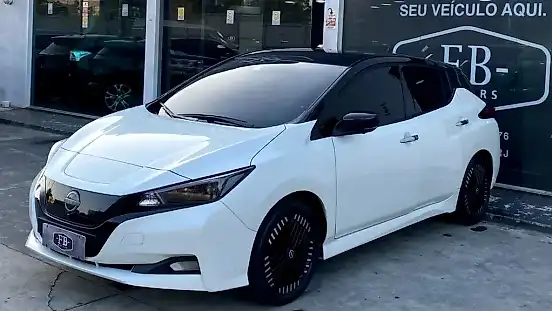 Foto de um nissan leaf