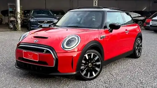 Foto de um mini cooper se