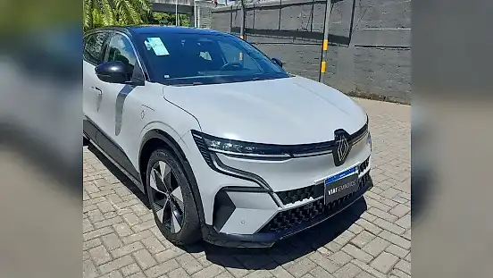 Foto de um renault megane e-tech electric
