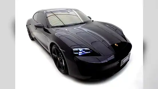 Foto de um porsche taycan
