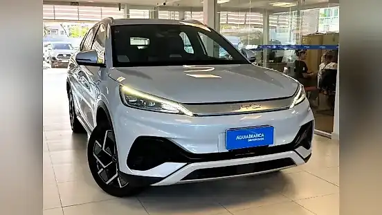Foto de um byd yuan plus