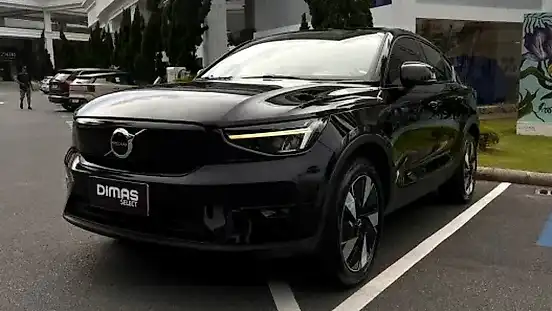 Foto de um volvo c40 recharge