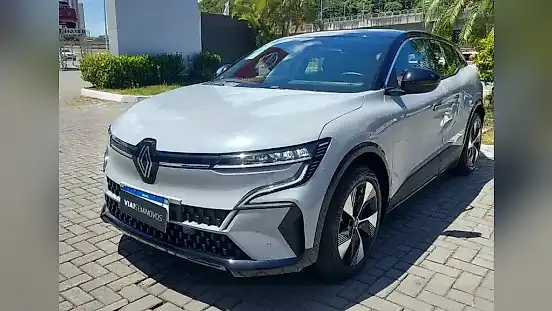 Foto de um renault megane e-tech electric