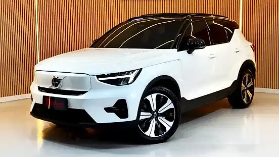 Foto de um volvo xc40 recharge