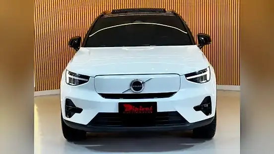 Foto de um volvo xc40 recharge