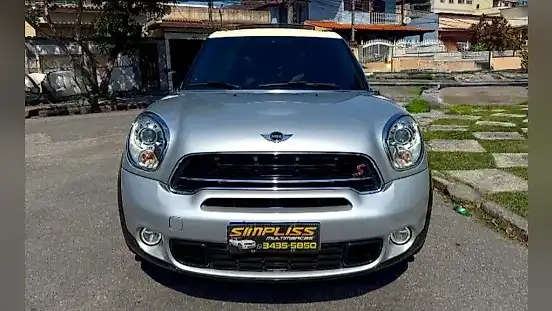 Foto de um mini countryman plug-in hybrid